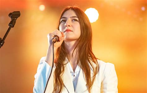 The Enchanting Voice of Weyes Blood: How Her Music Transcends the Mundane through Sorcery